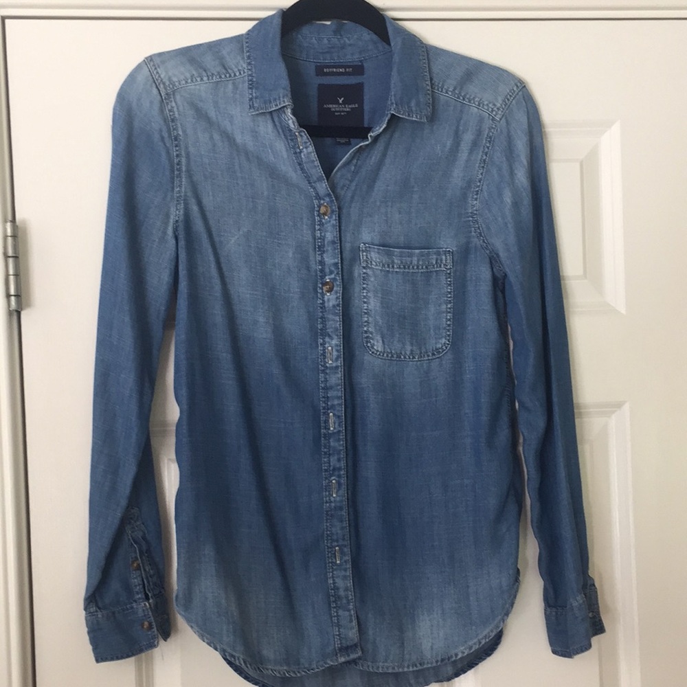 American Eagle boyfriend fit button down
